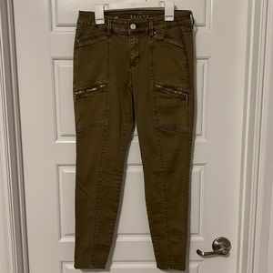 WHBM Skinny Ankle Olive Green Pant